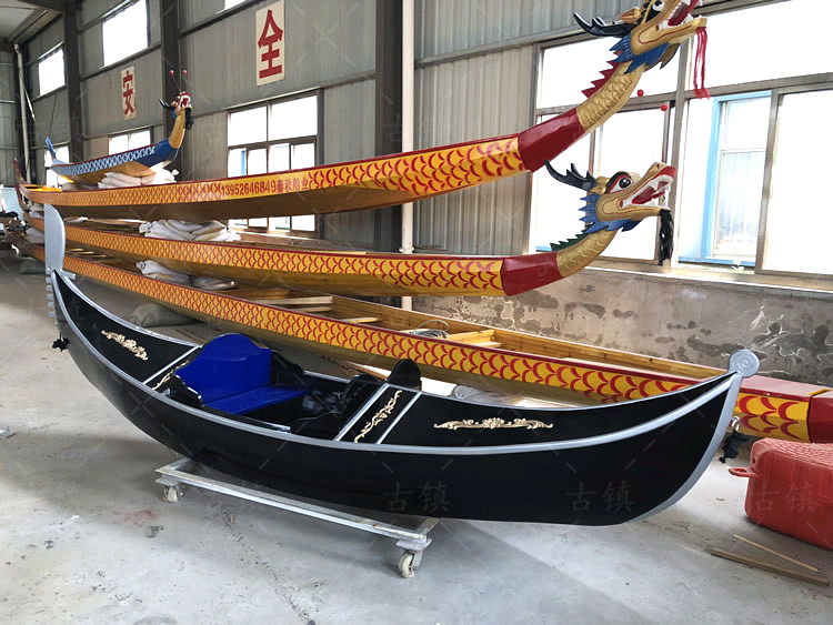 黑色威尼斯贡多拉