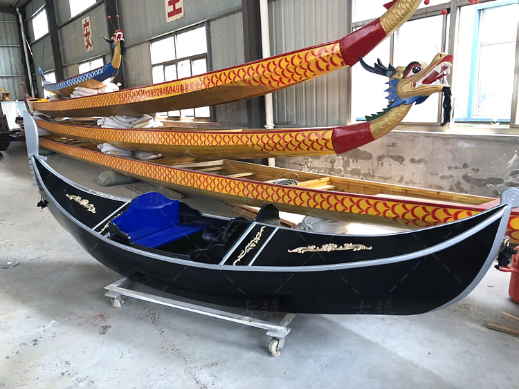 黑色威尼斯贡多拉