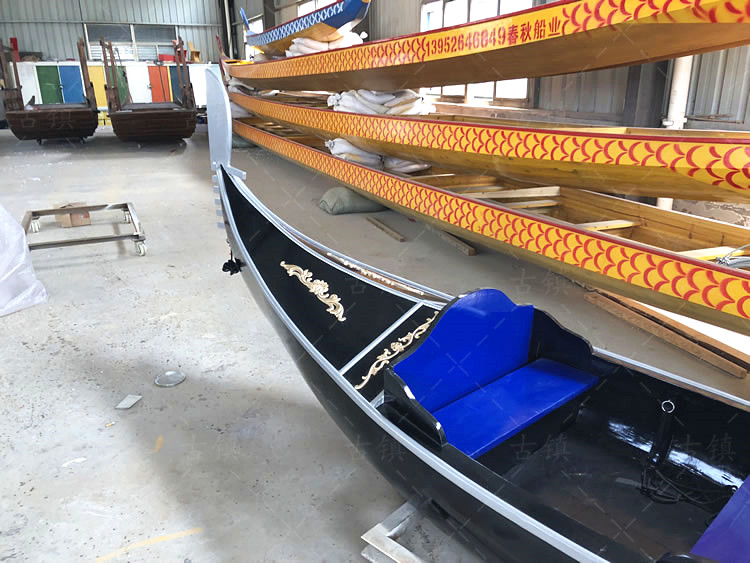 黑色威尼斯贡多拉