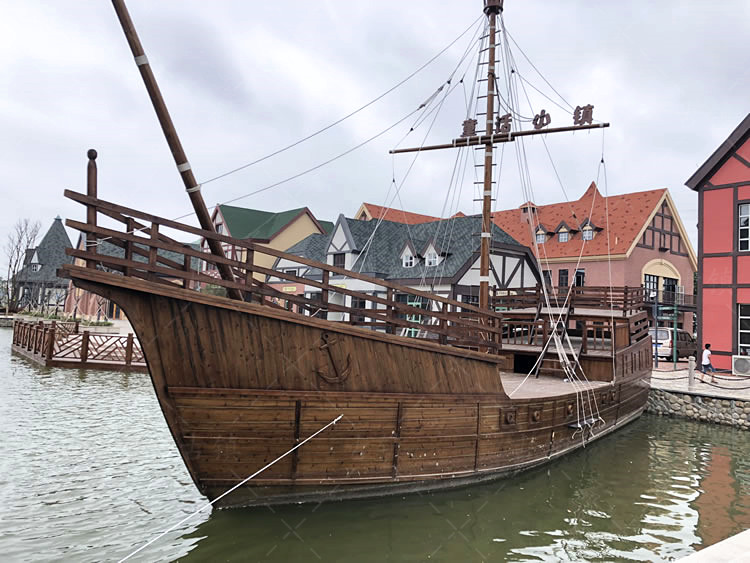 童话小镇海盗船