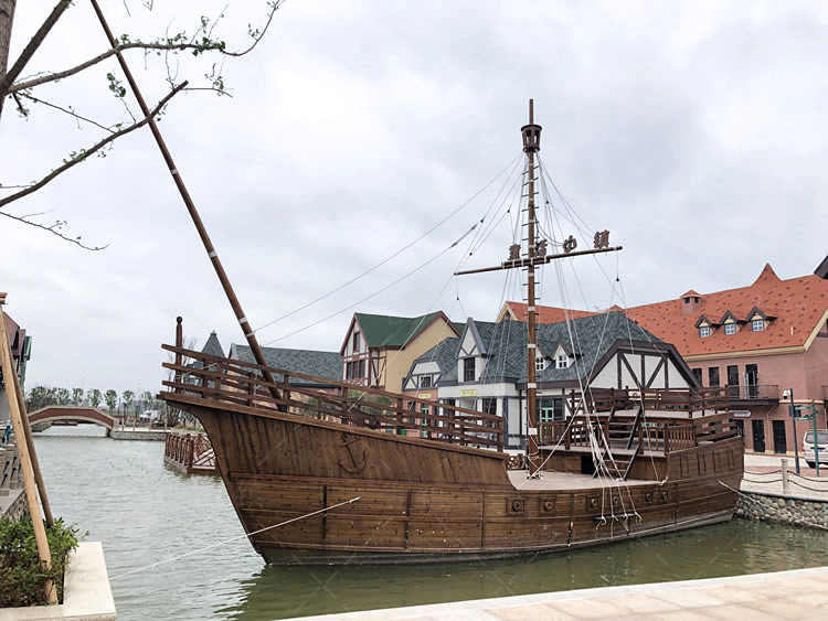 童话小镇海盗船